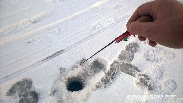  В небольшой мороз, когда можно ловить и без перчаток, рукоять не холодит руку 
