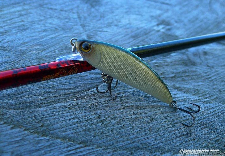  Компактный ультралайтовый воблерок с горбинкой на спине для ловли самой разной рыбы в лесных и прочих малых речках